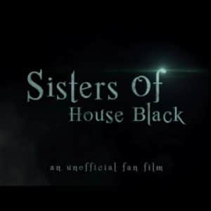 Le titre Sisters of House Black est écrit en vert clair sur un fond noir.