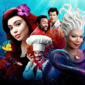 Cette affiche de la comédie musique "The Little Mermaid Live" montre plusieurs personnages : Ariel, Ursula, Sébastien, Eric et le cuisiner Louis.